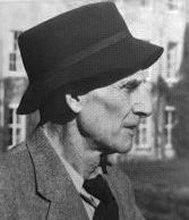 Sassoon in his "awful old Hat"
